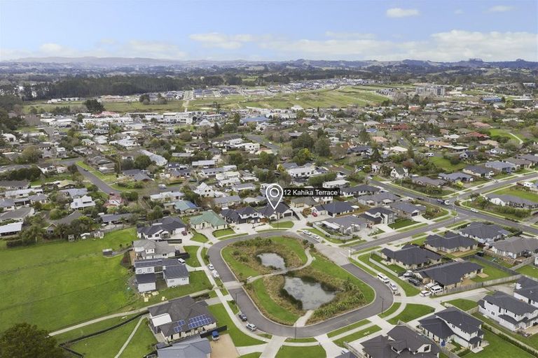 Photo of property in 12 Kahika Grove, Huapai, Kumeu, 0810