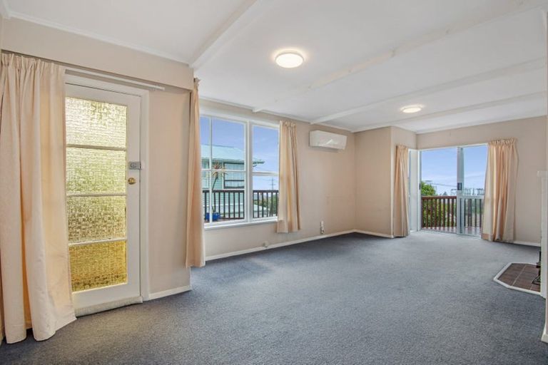 Photo of property in 10 Hanlon Street, Halfway Bush, Dunedin, 9010