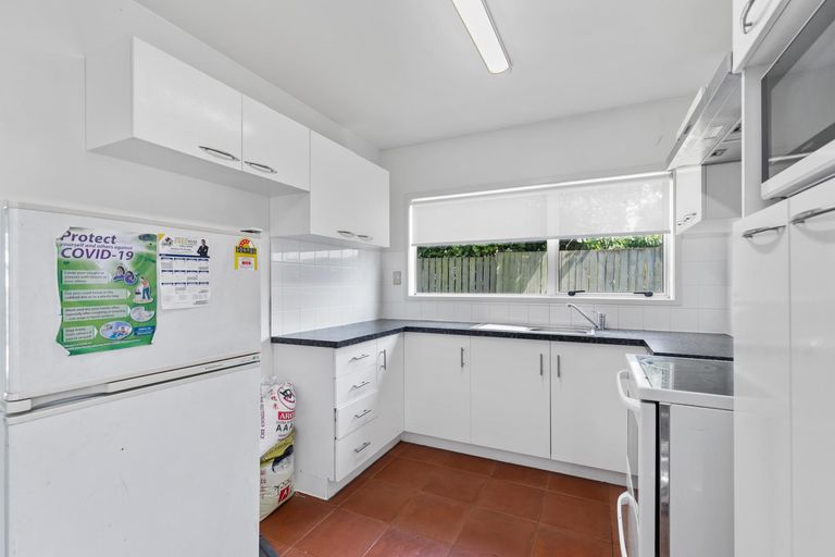 Photo of property in 11a Bill Phillip Place, Clendon Park, Auckland, 2103