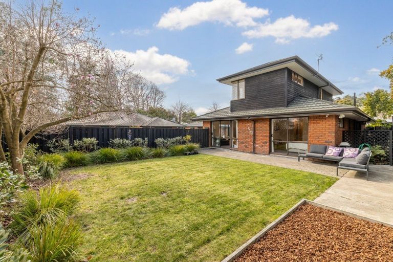 Photo of property in 10 Castle Way, Beckenham, Christchurch, 8023