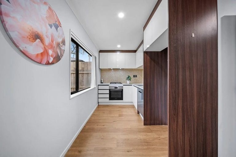 Photo of property in 10b Kent Road, Manurewa, Auckland, 2102