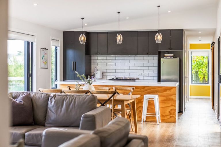 Photo of property in 9 Tauhou Place, Waikanae, 5036