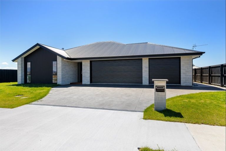 Photo of property in 56 Greig Crescent, Amberley, 7481