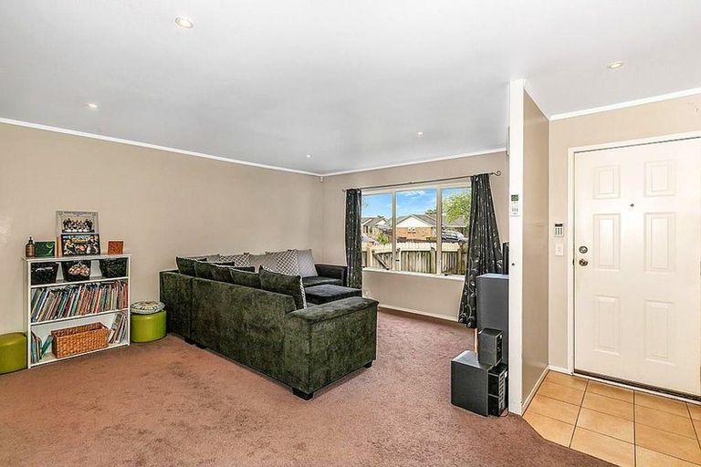 Photo of property in 3 Bernina Place, Weymouth, Auckland, 2103