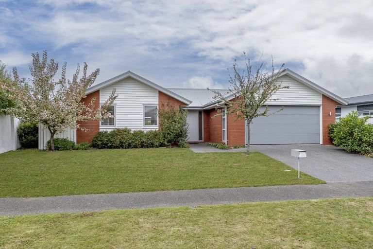 Photo of property in 28 Champagne Avenue, Yaldhurst, Christchurch, 8042