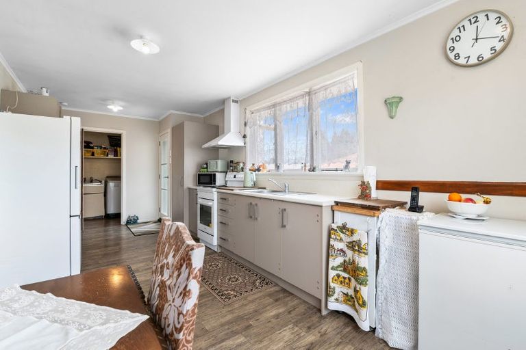 Photo of property in 82 Meadowbank Crescent, Fordlands, Rotorua, 3015