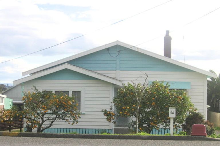 Photo of property in 96 George Street, Hikurangi, 0114