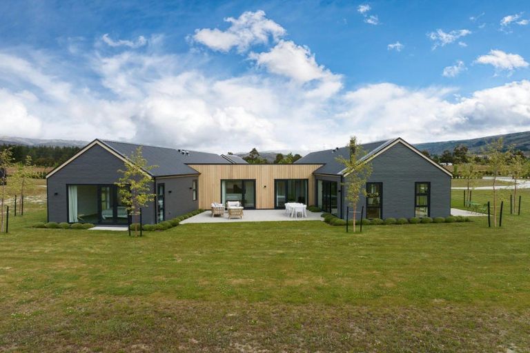 Photo of property in 77 Stone Drive, Cromwell, 9384