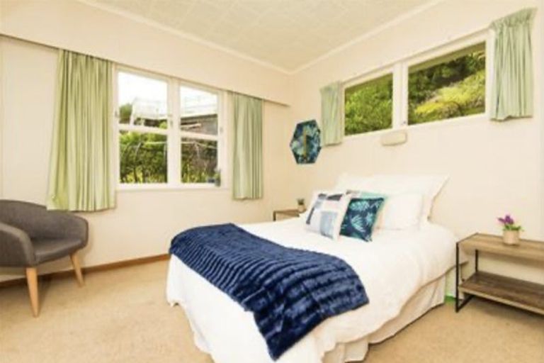 Photo of property in 74 Dowse Drive, Maungaraki, Lower Hutt, 5010