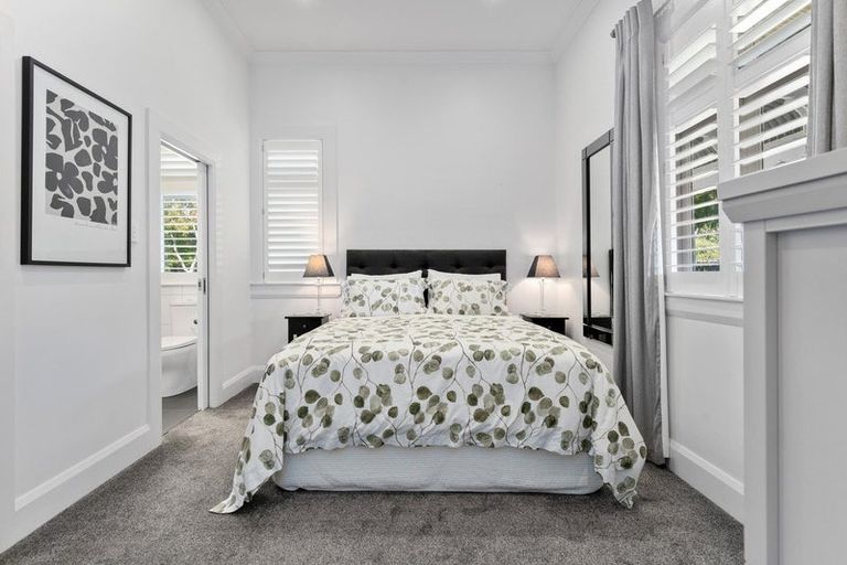 Photo of property in 63 Dublin Street, Martinborough, 5711