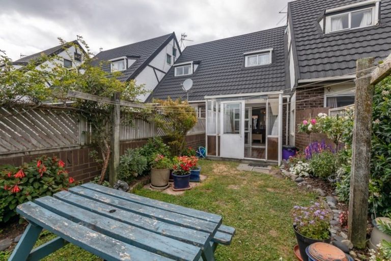 Photo of property in 5/31 Mana Avenue, Titahi Bay, Porirua, 5022