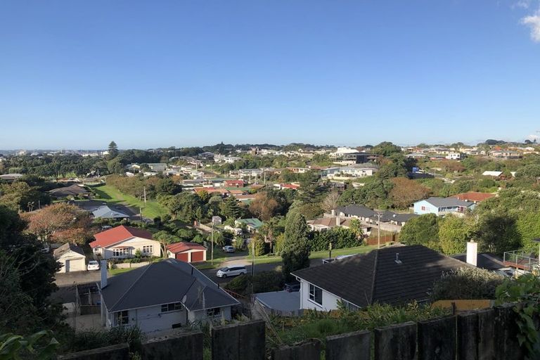 Photo of property in 9 Mission Street, Moturoa, New Plymouth, 4310