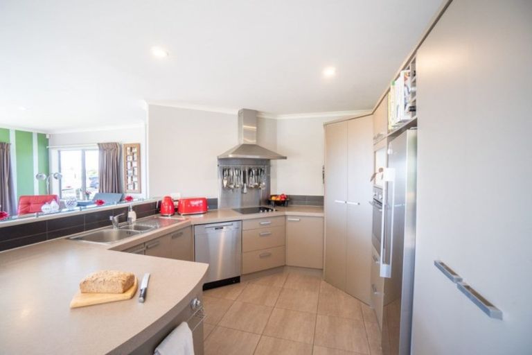 Photo of property in 265 Ngahere Park Road, Turitea, Palmerston North, 4472