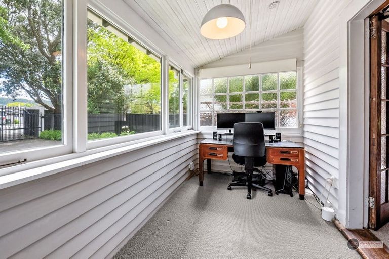 Photo of property in 28 Ludlam Crescent, Woburn, Lower Hutt, 5010