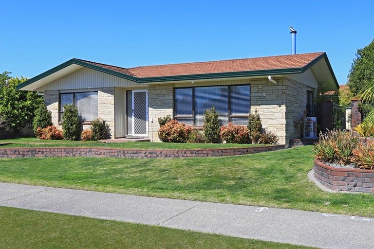 Photo of property in 15 Swansea Place, Tamatea, Napier, 4112