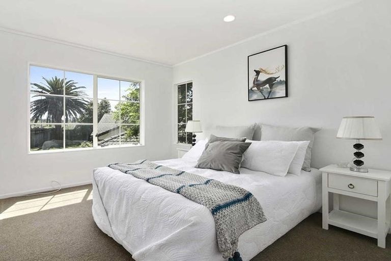 Photo of property in 2 Sheriff Place, Randwick Park, Auckland, 2105