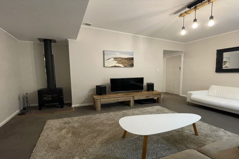 Photo of property in 57 Laingholm Drive, Laingholm, Auckland, 0604