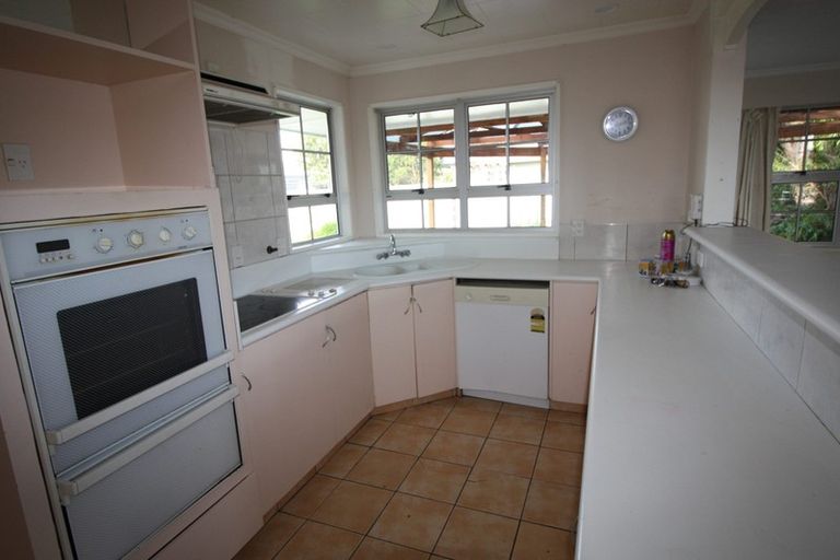 Photo of property in 27 Dunk Place, Milson, Palmerston North, 4414