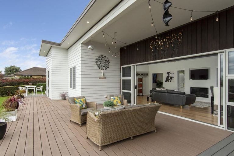 Photo of property in 33 Oceana Drive, Welcome Bay, Tauranga, 3175