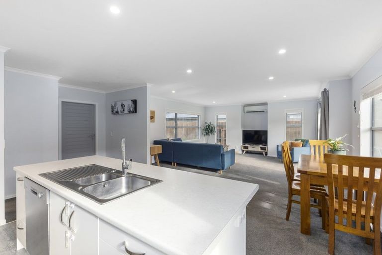 Photo of property in 21 Brian Morgan Terrace, Wainuiomata, Lower Hutt, 5014