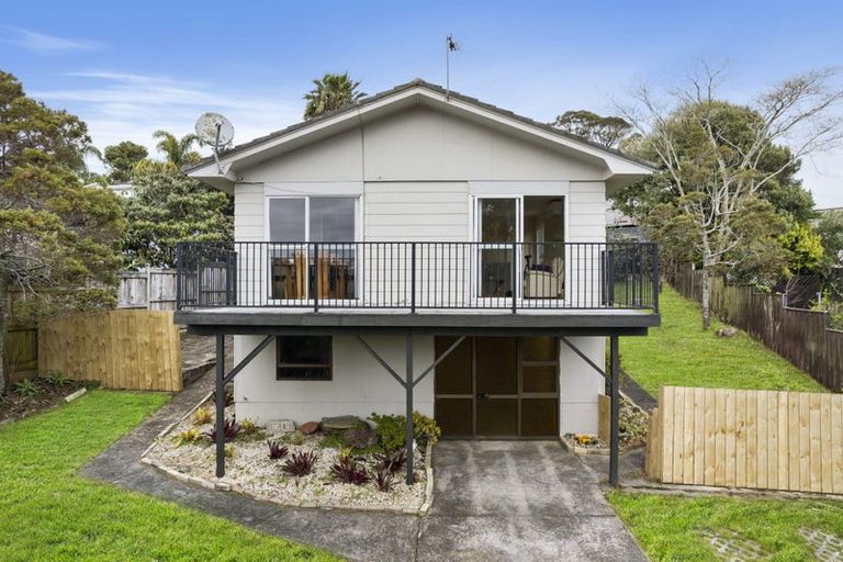 Photo of property in 3 Bonito Place, Bayview, Auckland, 0629