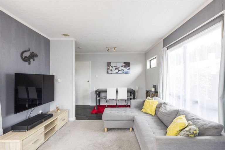 Photo of property in 3a Pluto Place, Milson, Palmerston North, 4414