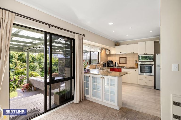 Photo of property in 35 Links View Drive, Omokoroa, 3114