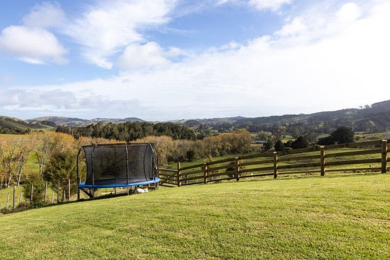 Photo of property in 1695 Kaipara Hills Road, Kaipara Flats, Warkworth, 0984