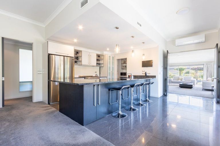 Photo of property in 3 Roydon Lane, Paraparaumu, 5032