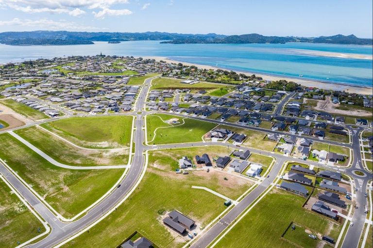 Photo of property in 22 Taurangawaka Road, One Tree Point, 0118