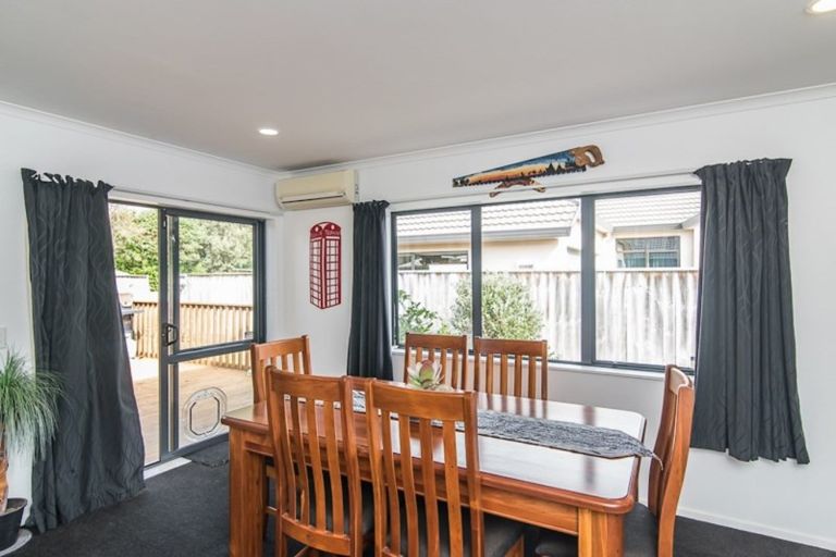 Photo of property in 92 Weggery Drive, Waikanae Beach, Waikanae, 5036