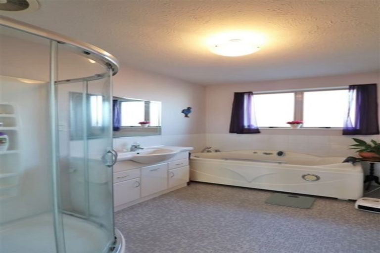 Photo of property in 21 Ellesmere Place, Oceanview, Timaru, 7910