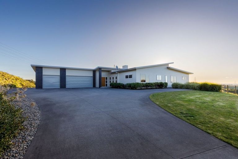Photo of property in 576a Mangorei Road, Mangorei, New Plymouth, 4371