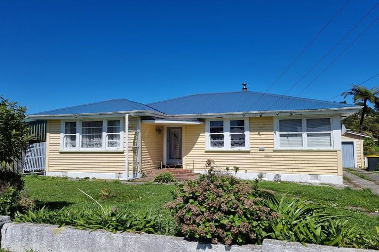 Photo of property in 8 Geraldine Street, Greymouth, 7805