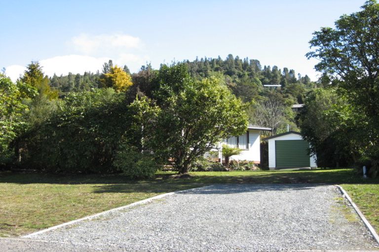 Photo of property in 17 Kaiuru Avenue, Pukawa Bay, Turangi, 3381