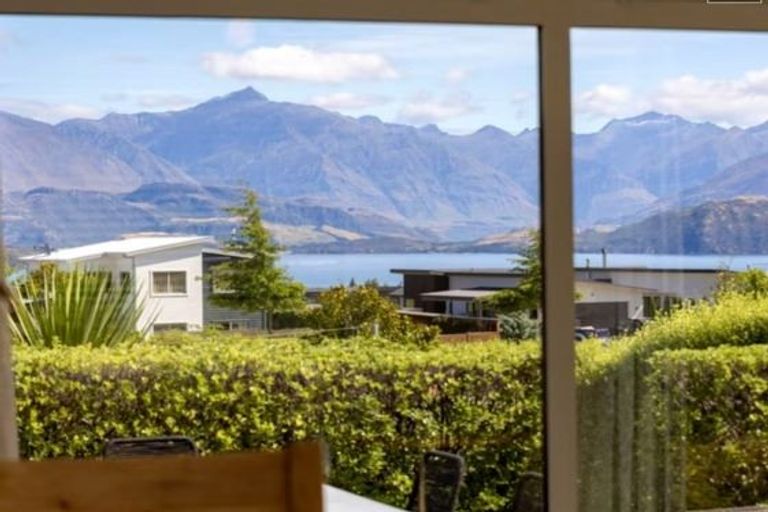 Photo of property in 18 Clutha Place, Wanaka, 9305