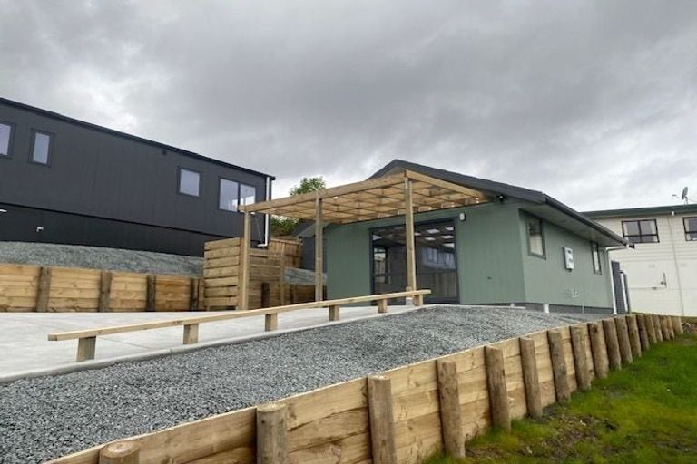 Photo of property in 1 Milla Mae Rise, Woodhill, 0110