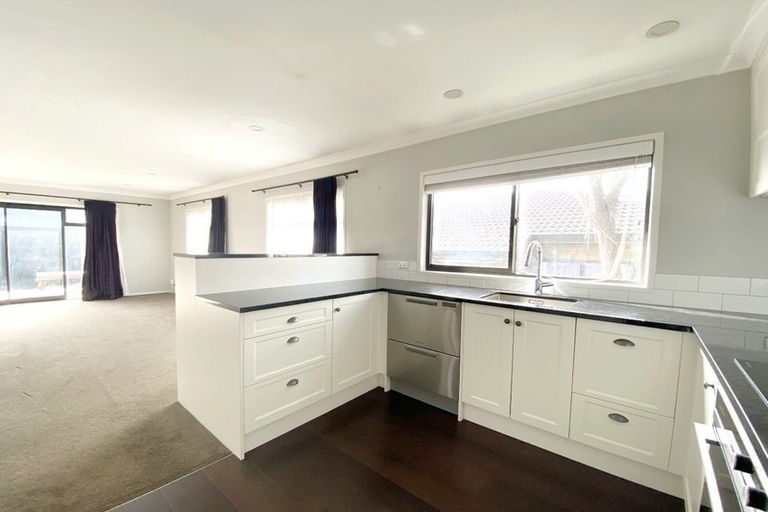 Photo of property in 3/260 Meola Road, Point Chevalier, Auckland, 1022