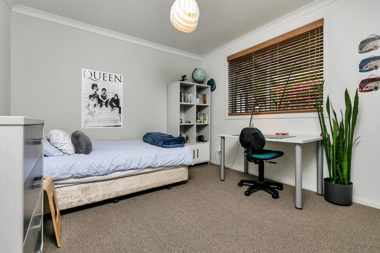 Photo of property in 42 Landing Road, Titirangi, Auckland, 0604