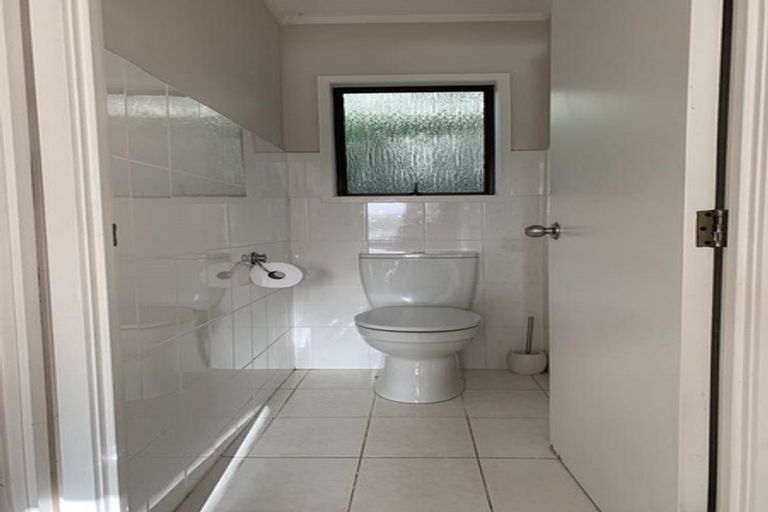 Photo of property in 1/73 Oaktree Avenue, Browns Bay, Auckland, 0630