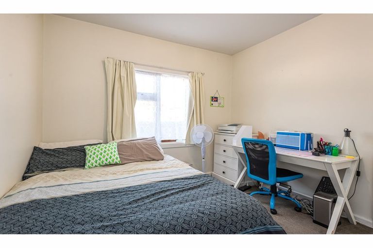 Photo of property in 35 Hillier Place, Spreydon, Christchurch, 8024