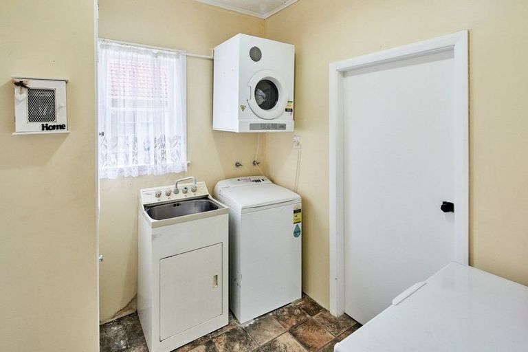 Photo of property in 68 Churton Crescent, Taita, Lower Hutt, 5011