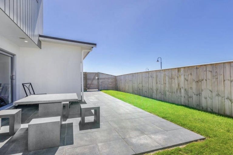 Photo of property in 27 Waitaria Terrace, Aotea, Porirua, 5024