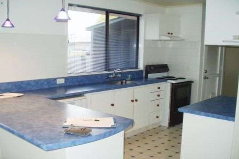 Photo of property in 36a Medina Crescent, Parklands, Christchurch, 8083