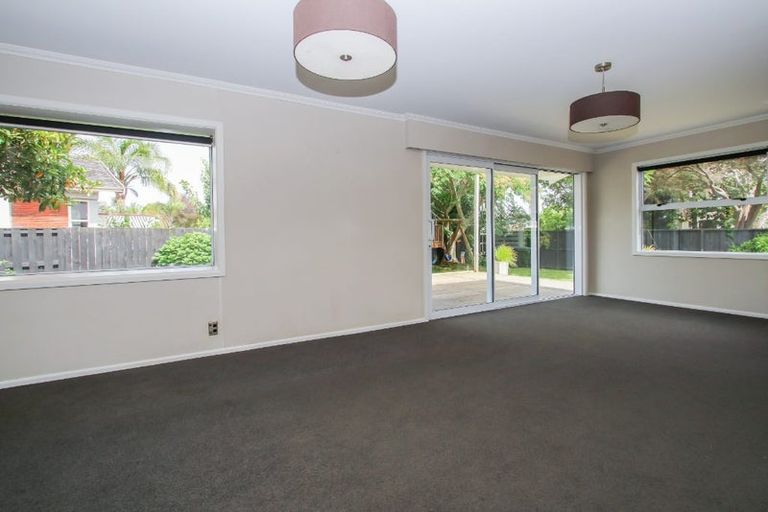 Photo of property in 28 Pulham Crescent, Queenwood, Hamilton, 3210