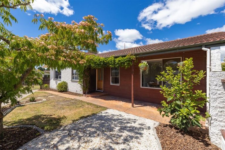 Photo of property in 96 Royal Park Drive, Parklands, Christchurch, 8083