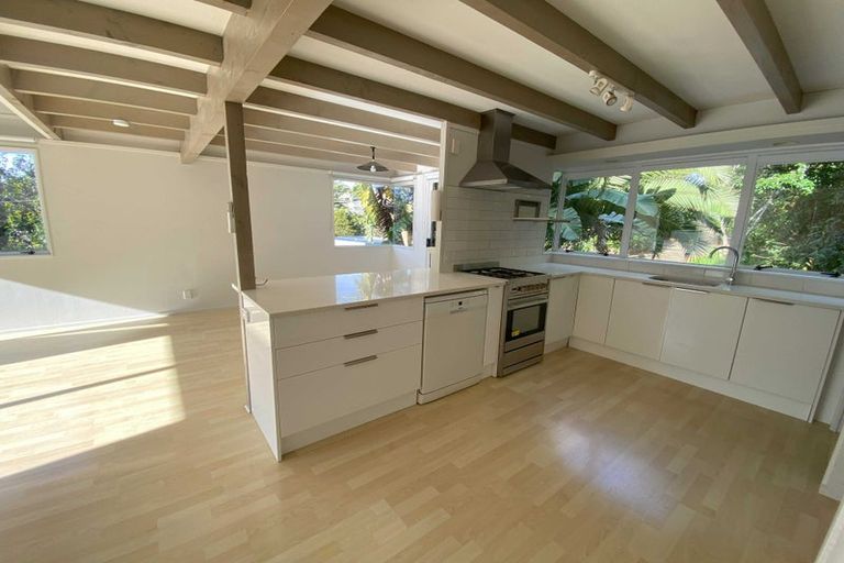 Photo of property in 2/555 East Coast Road, Browns Bay, Auckland, 0630