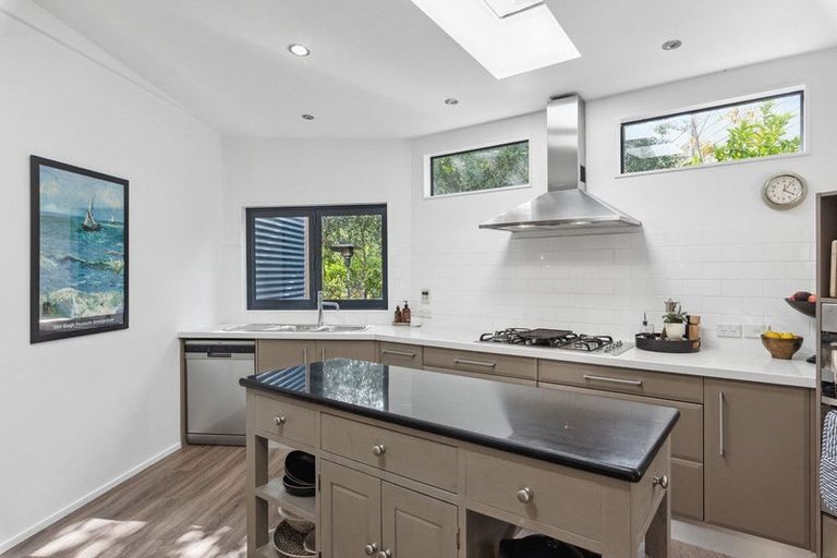 Photo of property in 2 Fiesta Grove, Raumati Beach, Paraparaumu, 5032