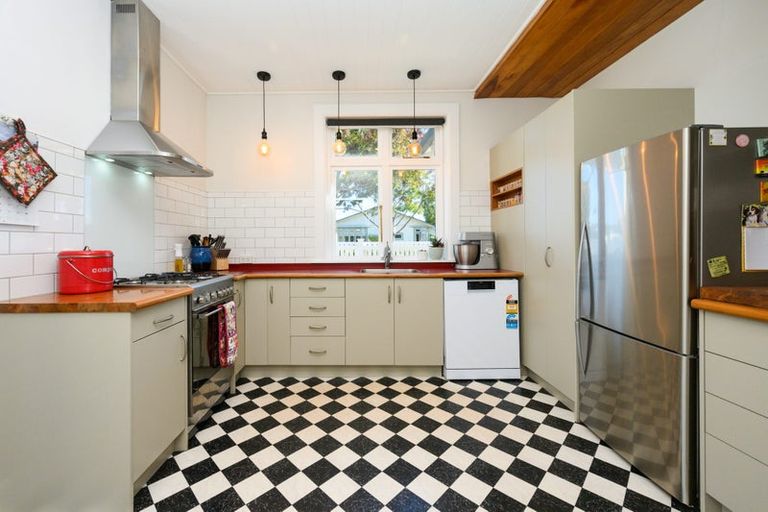 Photo of property in 90 Limbrick Street, Terrace End, Palmerston North, 4410