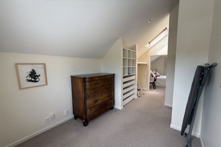 Photo of property in 24 Harbour View Road, Northland, Wellington, 6012